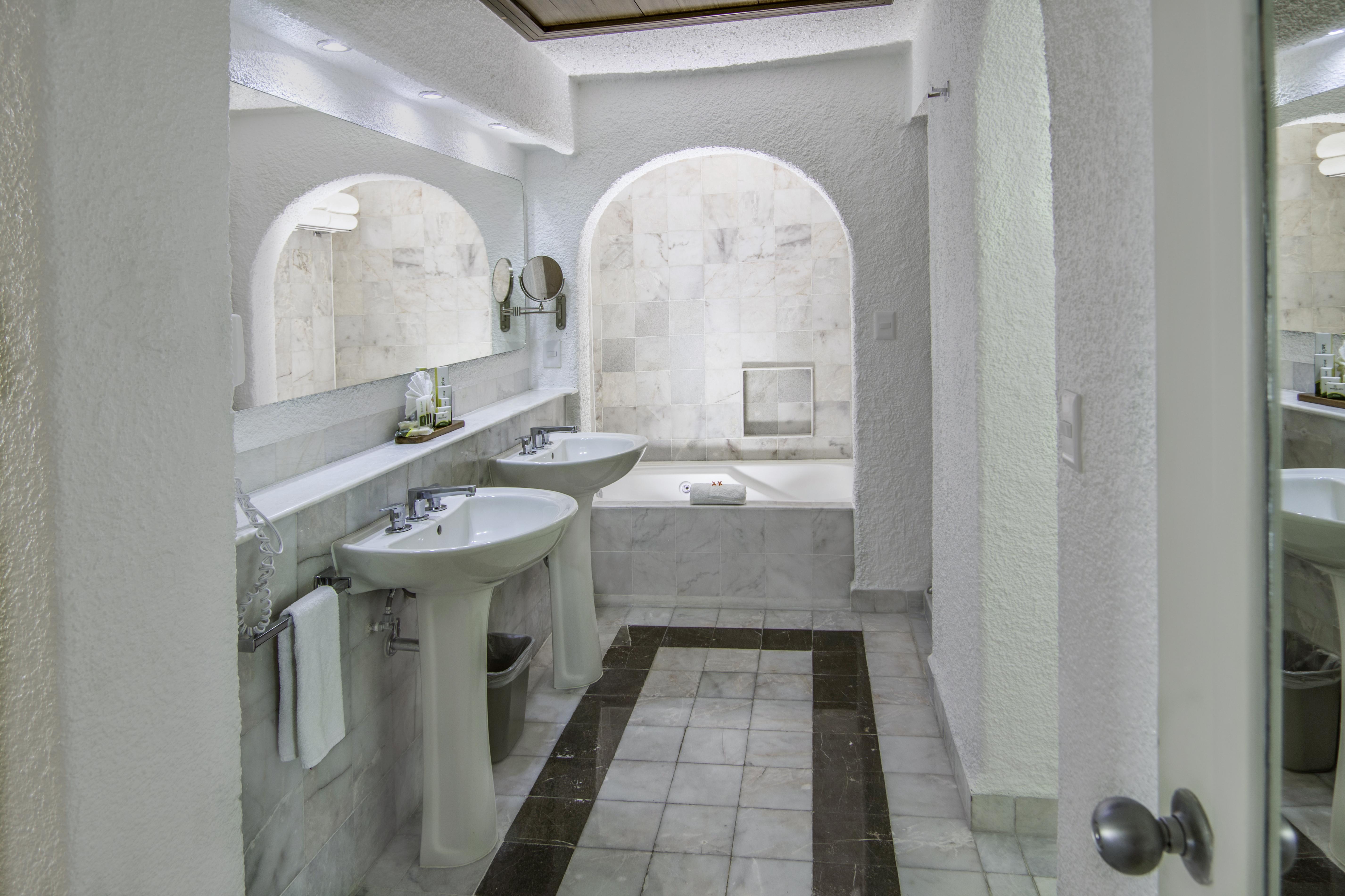 Tesoro Manzanillo All Inclusive Exterior photo